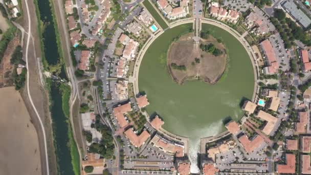 River le Lez e Port Ariane bairro aéreo top shot França Lattes — Vídeo de Stock