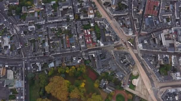 Le Mans vista aérea do bonde um parque e casas residenciais Sarthe França — Vídeo de Stock