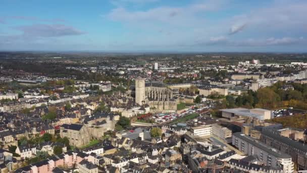 勒芒大教堂的空中拍摄阳光灿烂的一天撒拉法国 — 图库视频影像