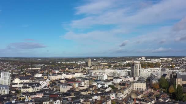 Dia ensolarado vista aérea de le Mans Sarthe departamento França edifícios residenciais — Vídeo de Stock