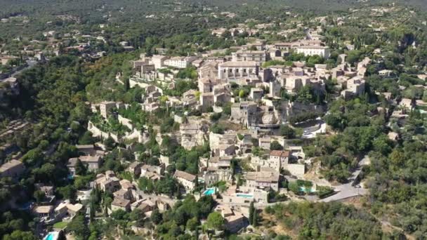 Gordes 'un Hilltop köyü Vaucluse Luberon Kalesi için ünlü bir yer. — Stok video