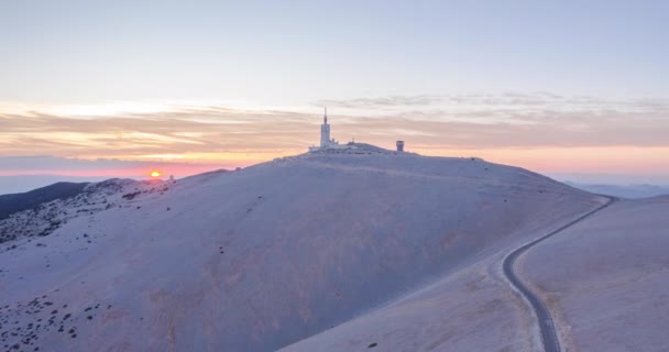 Mont Ventoux hiperlapso aéreo atardecer Vaucluse Tour de France carrera ciclista. — Vídeos de Stock