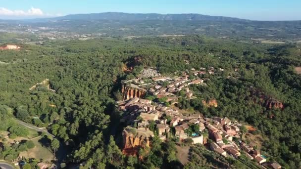 Aerial Nagy Kilátás Roussillon Híres Falu Okker Betétek Kőfejtők Franciaország — Stock videók