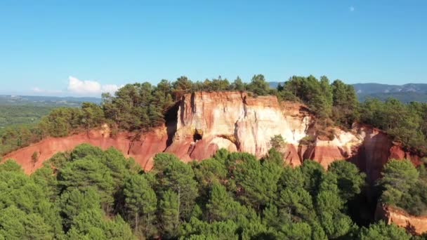 Niesamowity Kanion Czerwone Klify Lesie Ochra Roussillon Widok Powietrza Słoneczny — Wideo stockowe