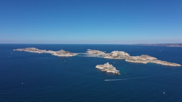 法国马赛弗里尔群岛Chteau If上空的空中景观 — 图库视频影像