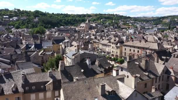 Porte du Therond y Marvejols ciudad medieval centro antiguo plano aéreo día soleado Fr — Vídeos de Stock