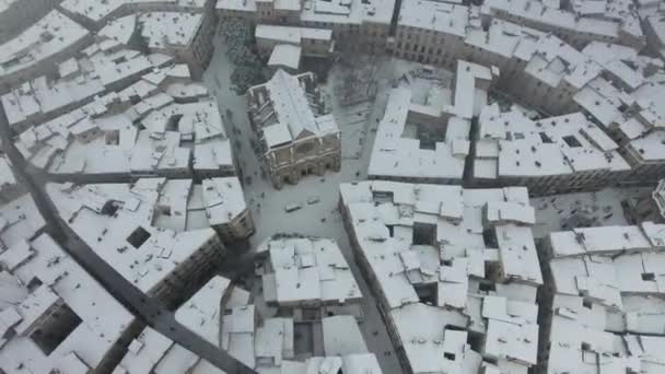 Montpellier Saint Roch εκκλησία κάτω από το χιόνι σπάνια εναέρια πυροβολισμό χειμώνα κρύο συννεφιά — Αρχείο Βίντεο