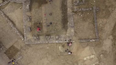 Bilim adamları arkeolojik bir site üzerinde çalışıyorlar oppidum Murviel-les-Montpellier.