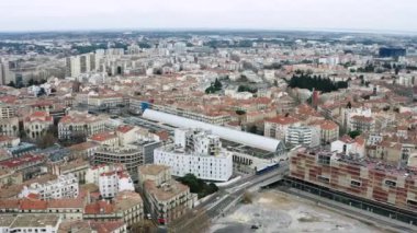 Montpellier tren istasyonu insansız hava aracı şehir merkezi. Bulutlu, ender bir manzara