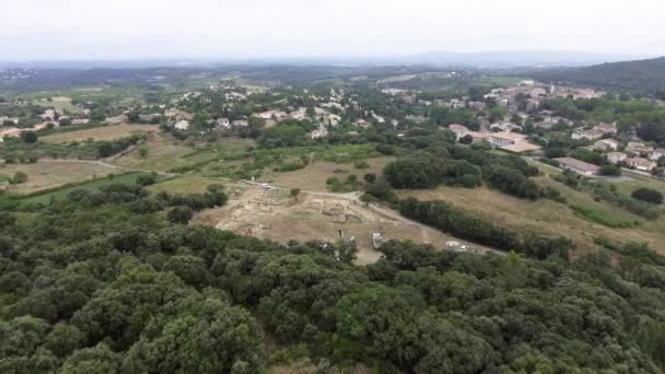 Archaeological site in the garrigue aerial drone view Montpellier. Castellas. — Stock Video