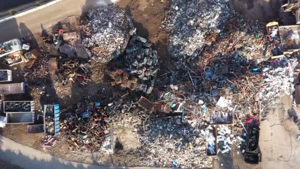 Décharge de ferraille recyclage photo aérienne journée ensoleillée Montpellier France — Video