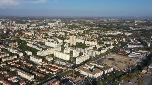 Edifícios residenciais HLM Saint Martin vista aérea bairro Montpellier — Vídeo de Stock