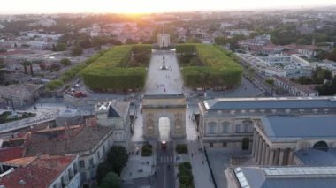 Parc du Peyrou Montpellier Günbatımı Arc de Triomphe Fransa üzerinde havadan çekim