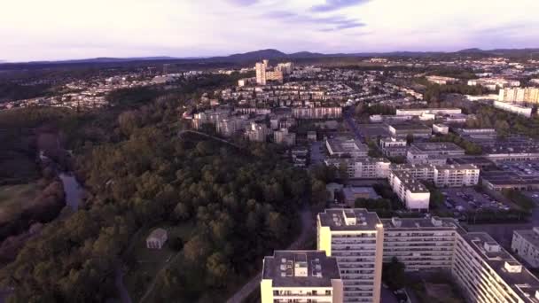 Rastreo Aéreo Sobre Edificio Residencial Hauts Massane Barrio Montpellier — Vídeo de stock