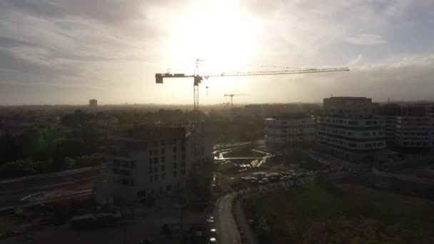Stavební Jeřáb Silueta Během Západu Slunce Antény Montpellier Rive Lez — Stock video