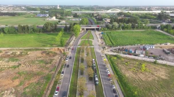 Tramway Luchtfoto Gaat Onder Een Brug Montpellier Port Marianne Zonsondergang — Stockvideo