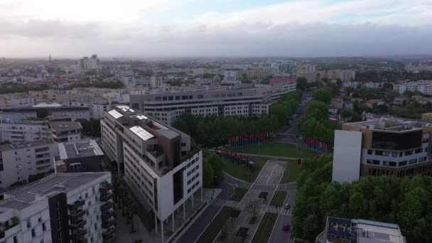 Montpellier Limanı Ndan Geçen Bir Tramvayın Hava Görüntüsü Marianne Mahallesi — Stok video