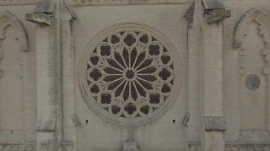 Montpellier, Fransa 'daki Saint Roch kilisesinin insansız hava aracı görüntüsü..