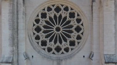 Montpellier, Fransa 'daki Saint Roch kilisesinin insansız hava aracı görüntüsü..