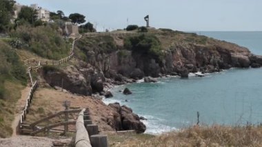 Akdeniz boyunca uzanan yol kayalık uçurumlar turistik kıyı şeridi Fransa Sete