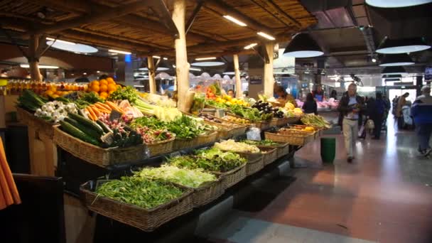 Livsmedel Lokala Inomhus Marknaden Grönsaker Och Färska Frukter Sete Frankrike — Stockvideo