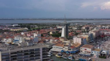 Panoramik kule restoranı Palavas les Flots Fransa hava manzaralı yaz mevsimi