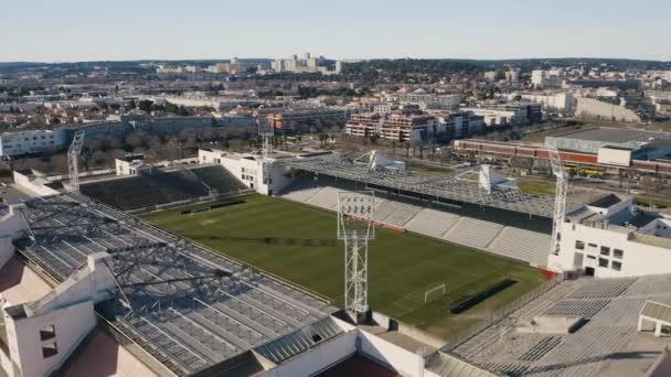 Ανακαλύπτοντας Γήπεδο Ποδοσφαίρου Στο Στάδιο Των Costires Nmes Γαλλία Gard — Αρχείο Βίντεο