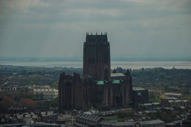 Liverpool Katedrali, İngiltere 'nin Liverpool kentindeki St. James Dağı üzerine inşa edilmiştir.