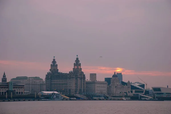 Das Ikonische Liver Building Der Uferpromenade Fluss Mersey Liverpool Großbritannien — Stockfoto