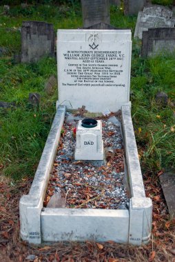 Beckenham Mezarlığı 'ndaki eski mezarlar ve Londra' daki Krematoryum, İngiltere