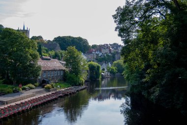 Kuzey Yorkshire 'daki Nidd Nehri' ni kaplayan Knaresborough Viyadüğü.