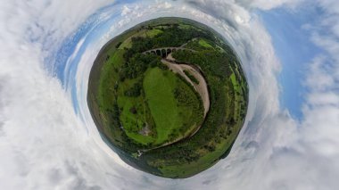 Northumberland, İngiltere 'deki Lambley Viyadük' ün küçük bir gezegen görüntüsü.