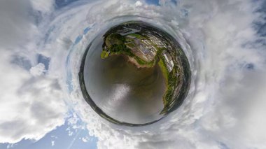 Batı Dunbartonshire, İskoçya 'daki Dumbarton Kalesi' nin küçük bir gezegen manzarası