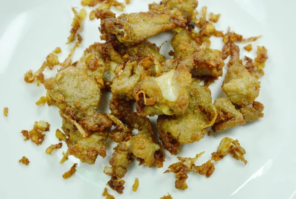 Osso Maiale Fritto Fermentato Con Aglio Pepe Piatto Bianco — Foto Stock