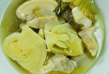  domuz eti çorba kupa ile haşlanmış lahana turşusu