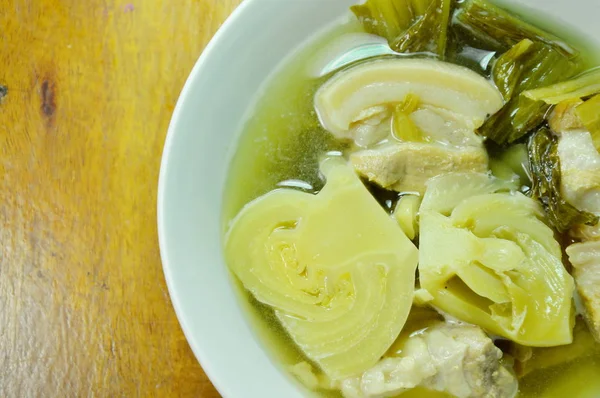  domuz eti çorba kupa ile haşlanmış lahana turşusu