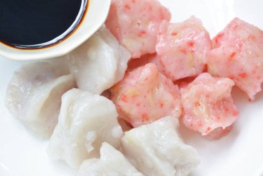 buğulanmış Guizhou veya hamur tatlısı chop bambu sürgün dolması ve taro soya sosu ile daldırma püresi