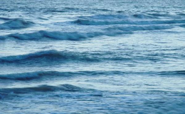 Surfe Água Mar Desfocado Para Praia Pôr Sol — Fotografia de Stock