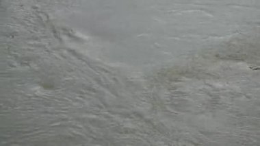 yağışlı sezon nehir koşusu su yakın çekim