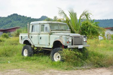  Tayland çiftlikte otopark old Land rover kazası