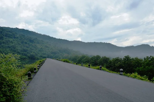 Krajina Cloud Plovoucí Vrchol Hory — Stock fotografie