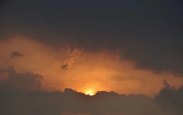 Sun Big Gray Cloud Evening — Stock Photo, Image