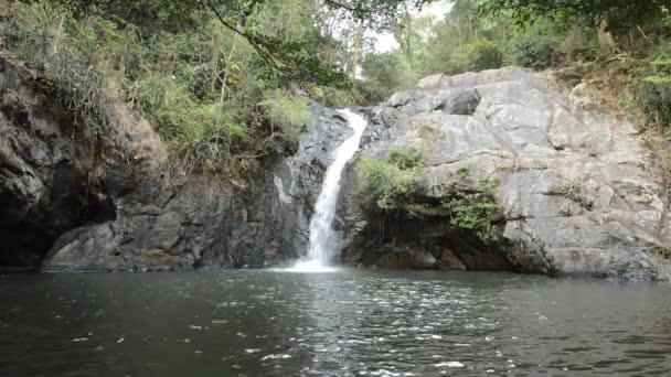 Stora Vattenfall Skogen Vid Jetkod Pongkonsao Resa Läge Thailand — Stockvideo