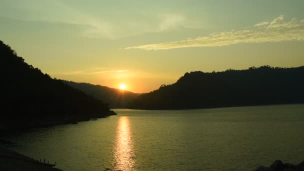 Sonnenaufgang Hinter Berg Fluss Thailand — Stockvideo