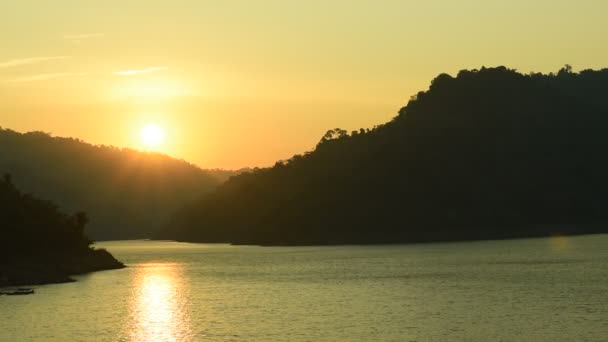 Wschód Słońca Góra Rzece Tajlandii — Wideo stockowe