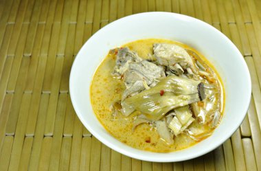  tavuk Hindistan cevizi sütü çorba kupa haşlanmış baharatlı muz çiçeği