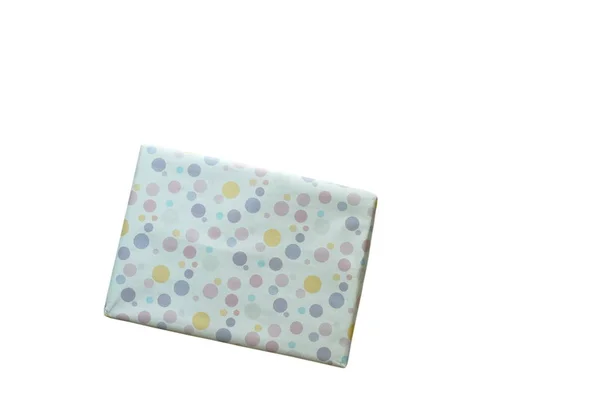 Kotak Hadiah Dengan Tekstur Titik Lingkaran Penuh Warna Pada Latar — Stok Foto