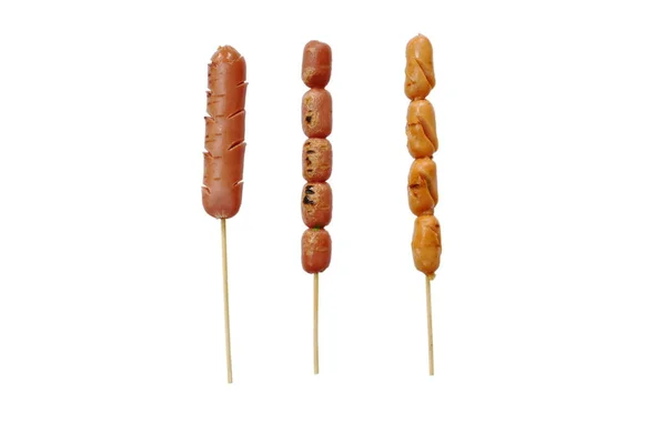 Porco Grelhado Linguiça Frango Apunhalando Pau Madeira Fundo Branco — Fotografia de Stock