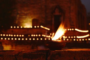  Fener ibadet petrol Tayland Mahaeyong Tapınağı'nda yangın