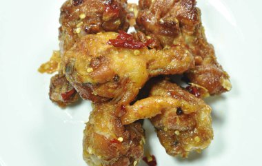  soyunma tatlı biber sosu çanak üzerinde çıtır çıtır kızarmış buffalo kanat